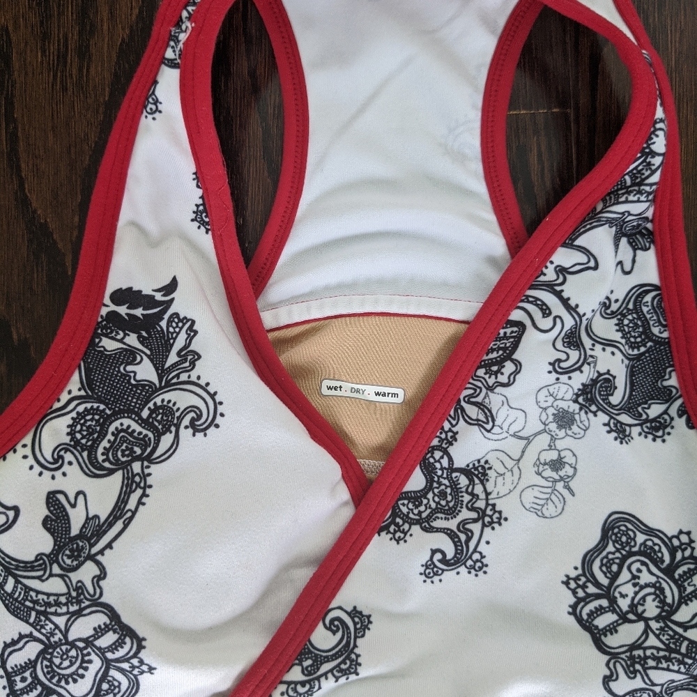 Lululemon built in bra workout top - Picture 3 of 3